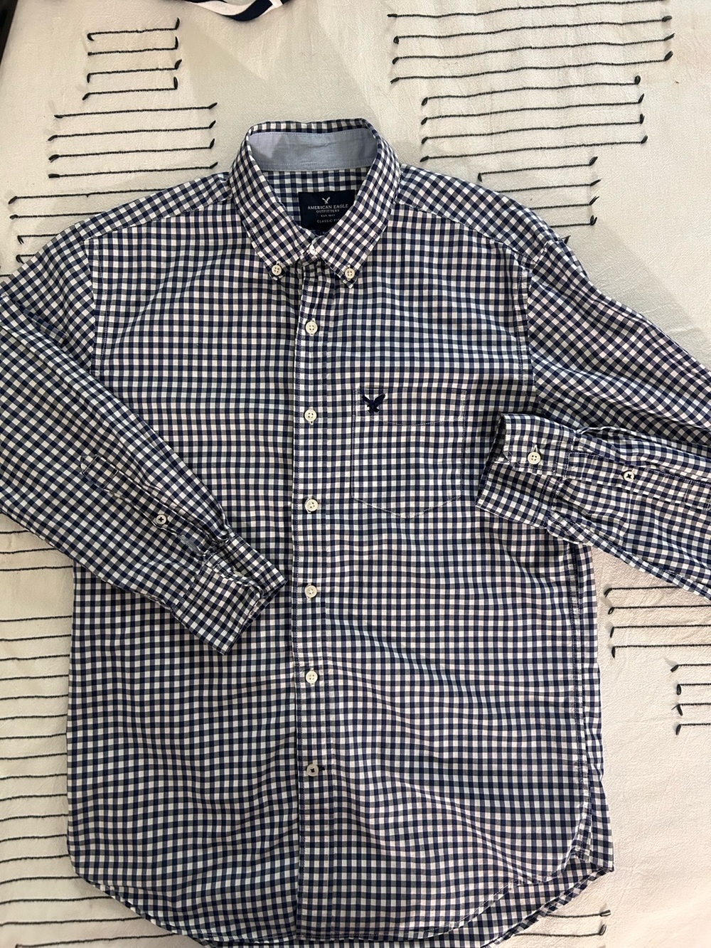 American Eagle Men S Classic Fit Gingham Button Down Shirt Navy Blue White EUC